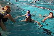 Los ging es mit 400 m Schwimmen (Foto: Martin Schmitz)